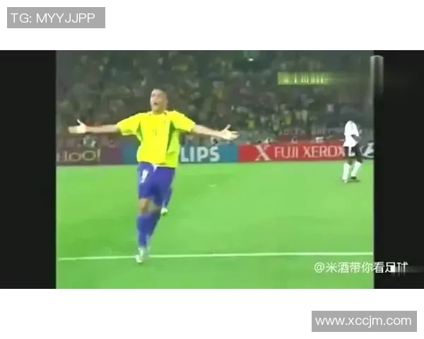 小狼聊足球：深入解析当今足坛热点话题与精彩赛事背后的故事