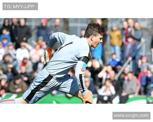 腿短足球的魅力与挑战如何打破身高限制成就梦想之路 腿短足球的魅力与挑战如何打破身高限制成就梦想之路